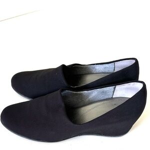 Tahari Black Women's Flats